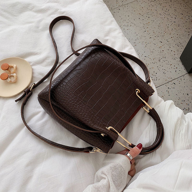 Personalized retro fashion bucket bag
