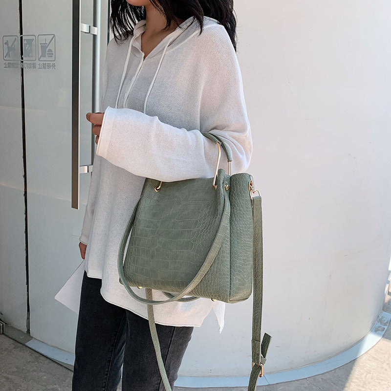Personalized retro fashion bucket bag